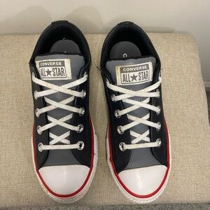 Converse Leather Boys Size 2 Black/Red/White All Star Chuck Taylor